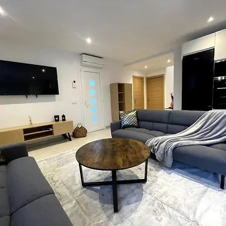 Moderna Piscina Privada *